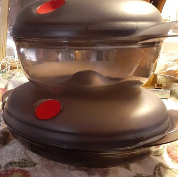 Black Red Tupperware Microwave 1.5L & 1.1L Pre-Owned Excellent - Picture 2 of 12